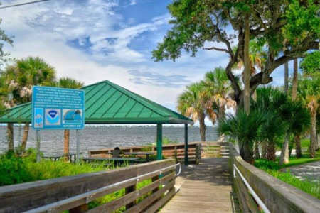 A  beautiful and pristine little hidden gem called Castaway Point Park located in Palm Bay, Florida 
